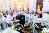 В праздник Преображения Господня глава Казахстанского митрополичьего округа совершил Литургию в Вознесенском кафедральном соборе Алма-Аты