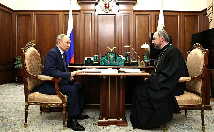 Президент России провел встречу с руководителем фонда «Круг добра» протоиереем Александром Ткаченко