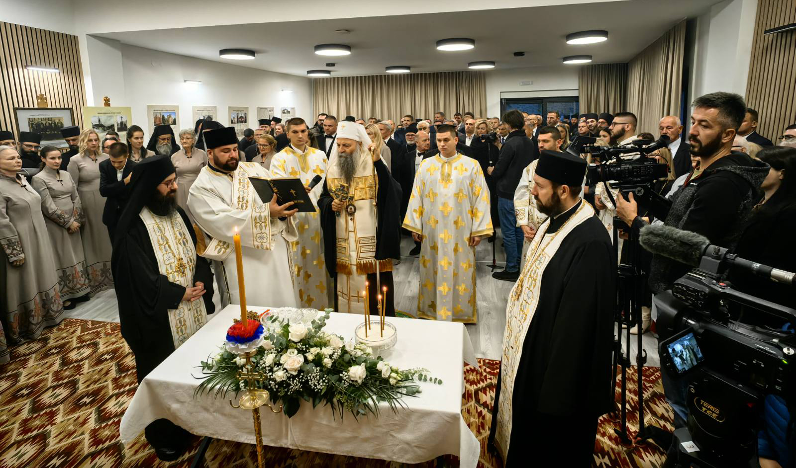 Патриарх Порфирий освятил сербский дом в Осеке