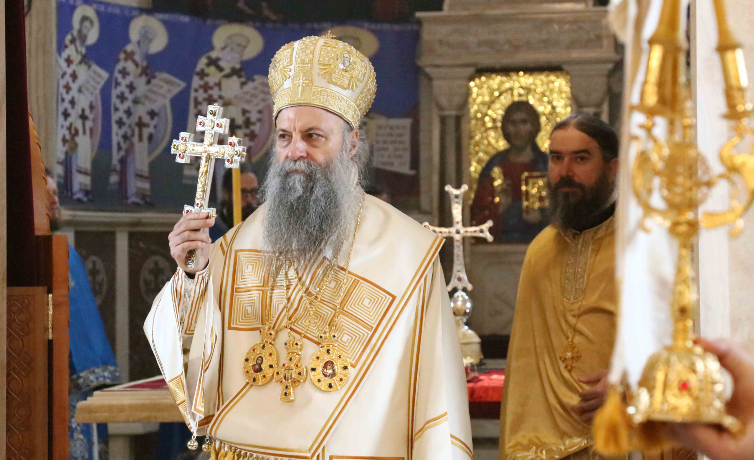 Патриарх Порфирий совершил Святую литургию в храме святого Симеона Мироцвета в Новом Белграде