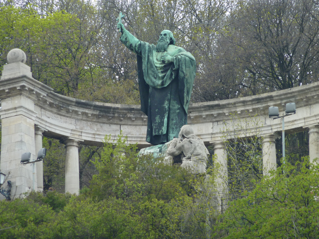 Szent Gellért-szobor: памятник святому Геллерту в Будапеште