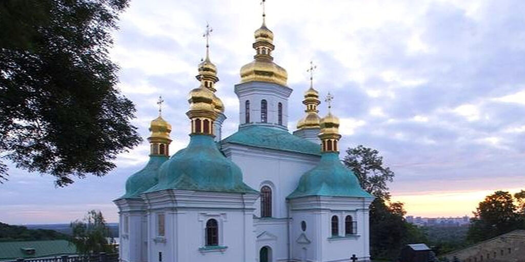 В Киево-Печерской лавре сотрудники государственного заповедника захватили храм Рождества Богородицы