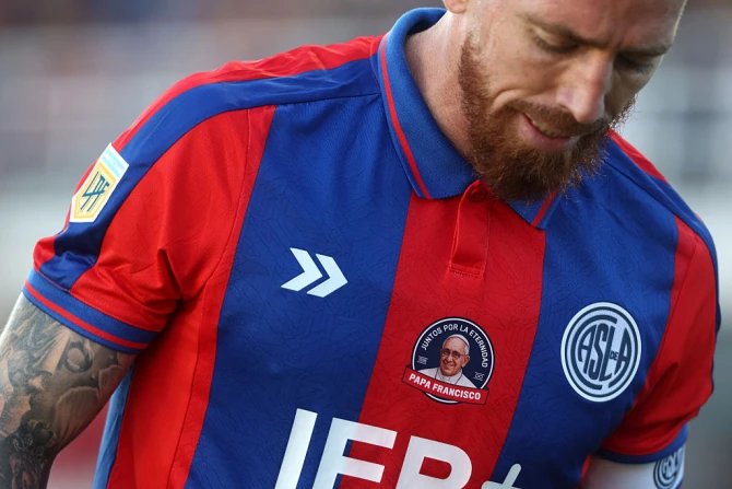 Кончина Папы Франциска повергла в траур международный футбольный мир