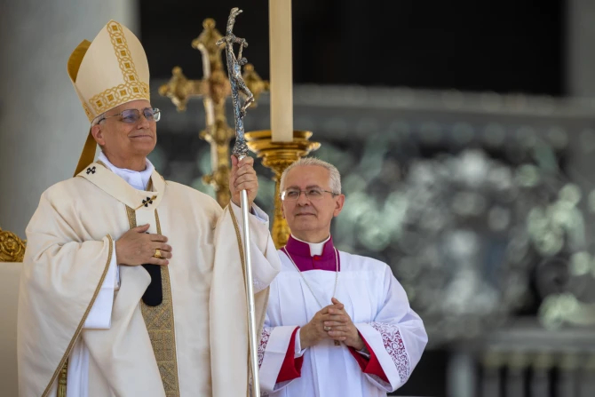 Папа Римский Лев XIV провел телефонный разговор с президентом России Владимиром Путиным