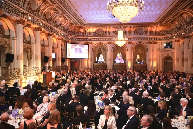 Кардинал Долан получил награду от Becket за лидерство в области религиозной свободы