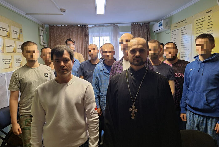 Священник и сестры милосердия посетили пациентов наркологического диспансера