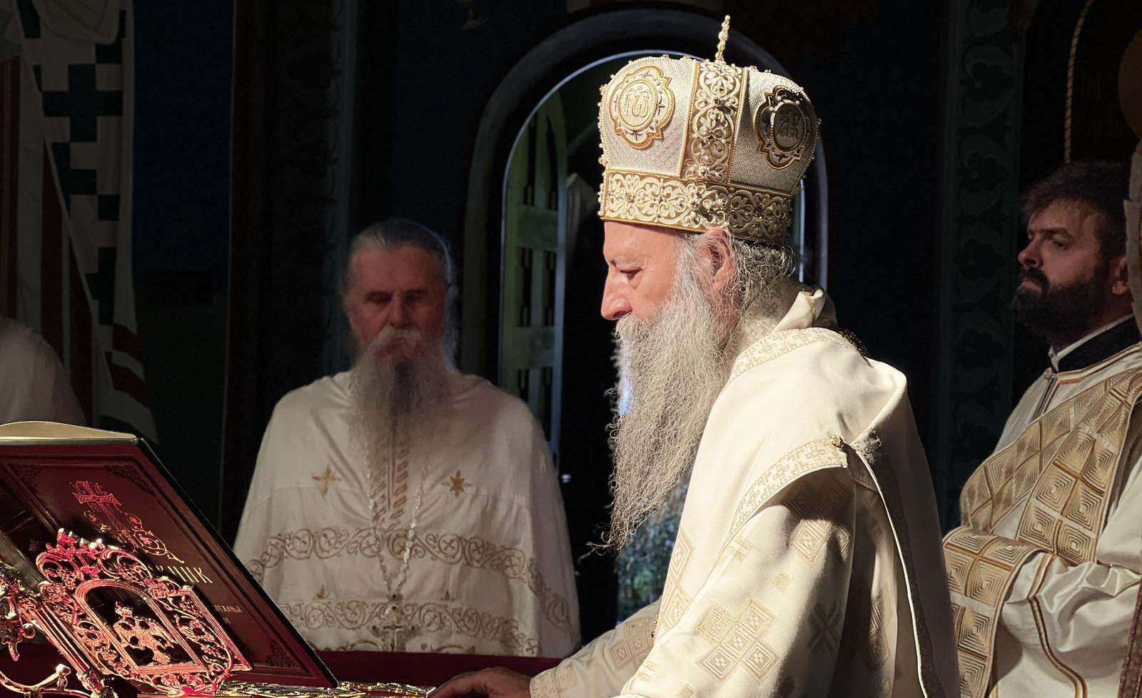 Патриарх Порфирий совершил богослужение в монастыре Введня Пресвятой Богородицы