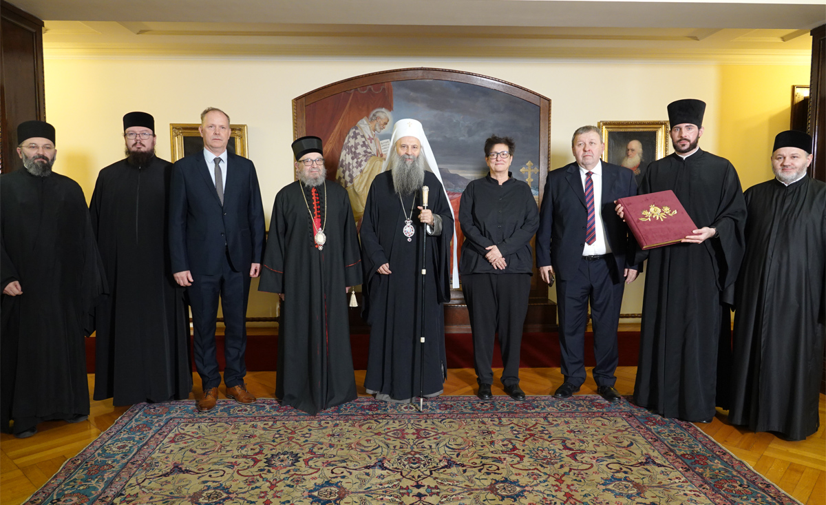 Патриарх Порфирий побеседовал с митрополитом Лукианом и представителями сербов Венгрии