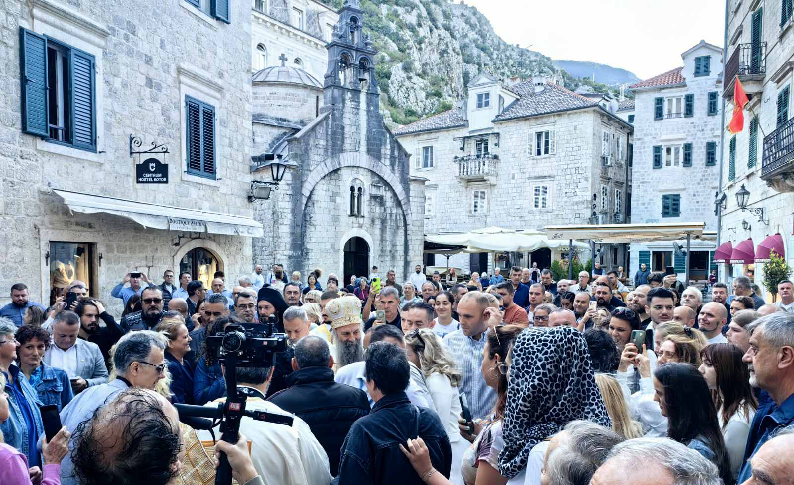 Патриарху Порфирию поклонились в церкви Святого Николая в Которе