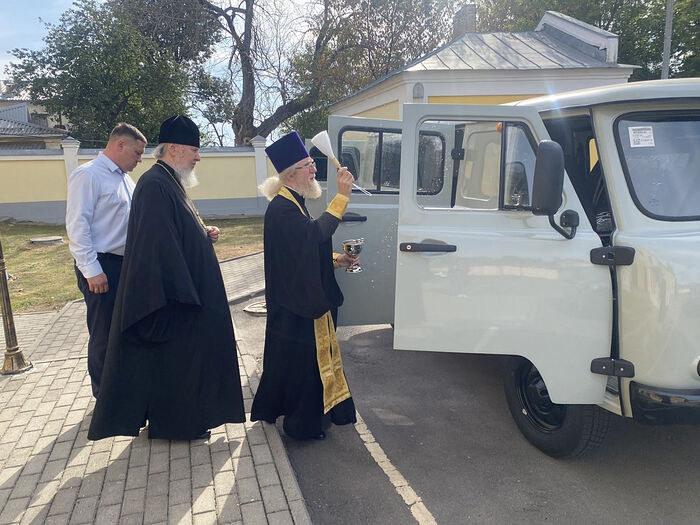 В Брянской епархии освящен автомобиль для священнослужителей, окормляющих воинов