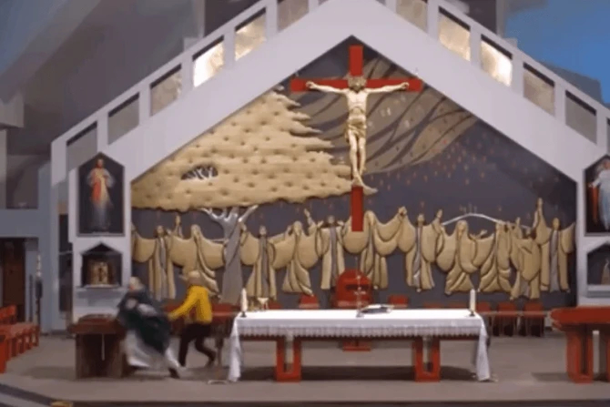 Мужчина обвиняется в нападении на священника в канадском приходе