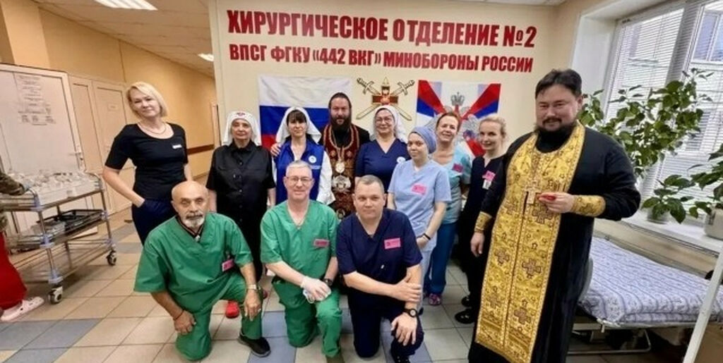 Епископ Магнитогорский Зосима посетил военные госпитали в Белгороде и встретился с добровольцами Патриаршей гуманитарной миссии