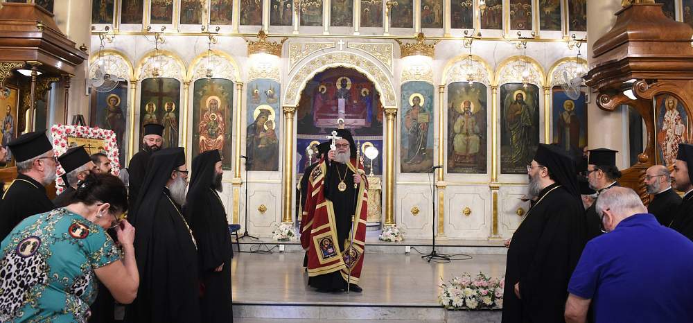 Вечерня в праздник Воздвижения Честного и Животворящего Креста Господня