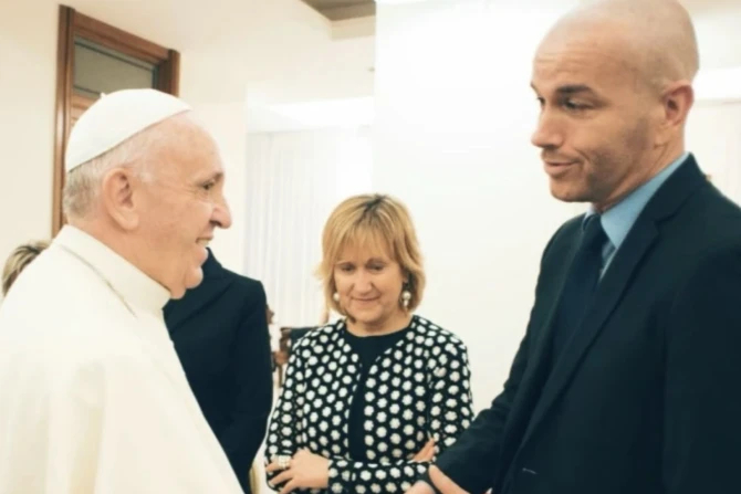 Редактор автобиографии Папы Франциска: "Он дал абсолютную свободу, без красных линий