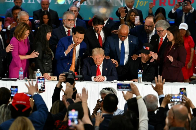 Трамп: Харрис "разрушает христианство", с католиками "обращаются хуже, чем с кем-либо