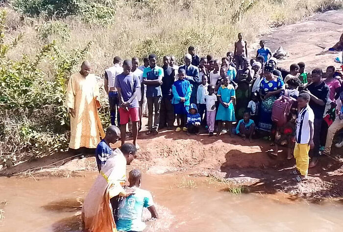 В Малави крещены 50 представителей племени манганджа