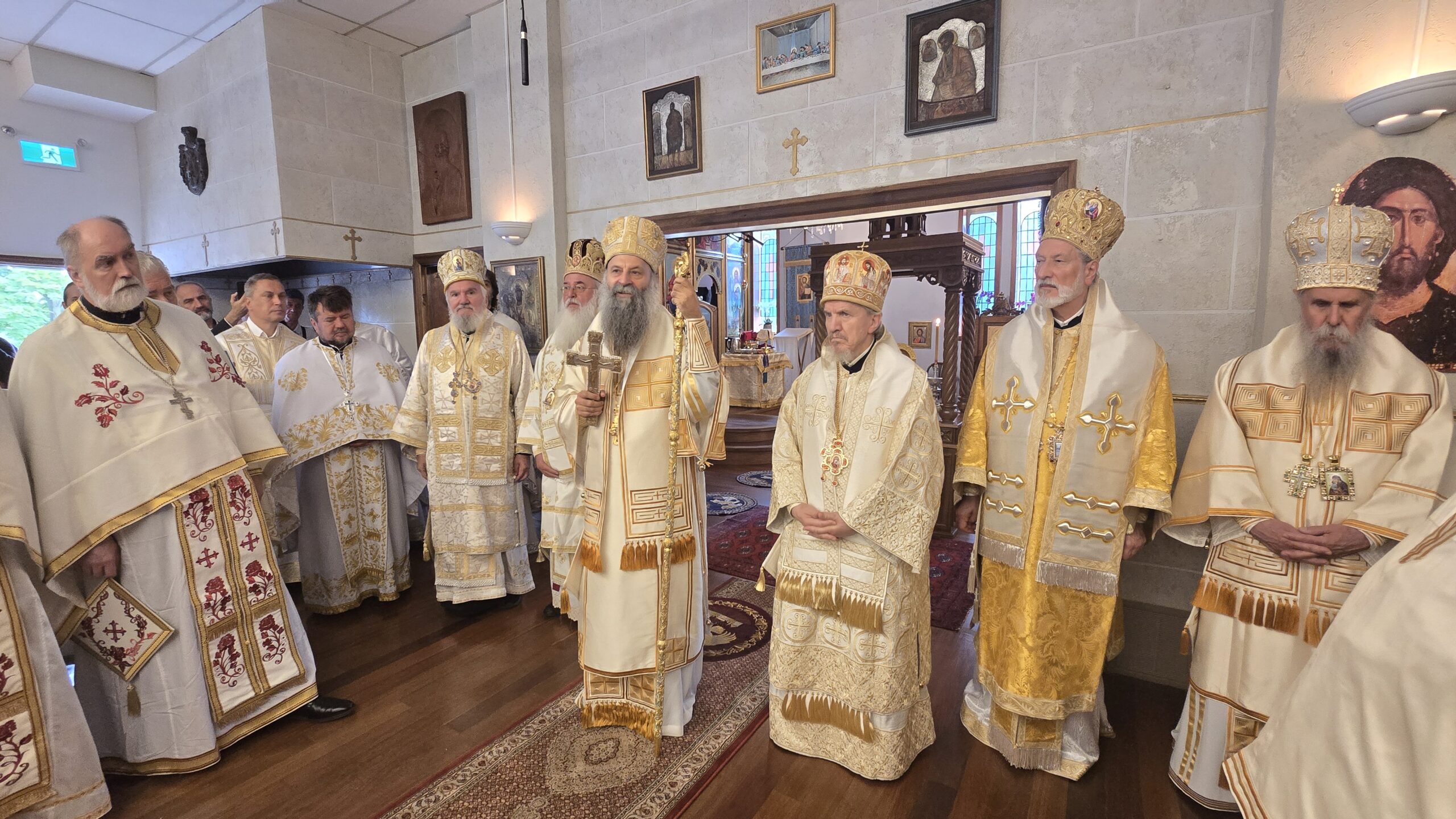 Патриарху Порфирию поклонились в храме Святого Саввы в Торонто