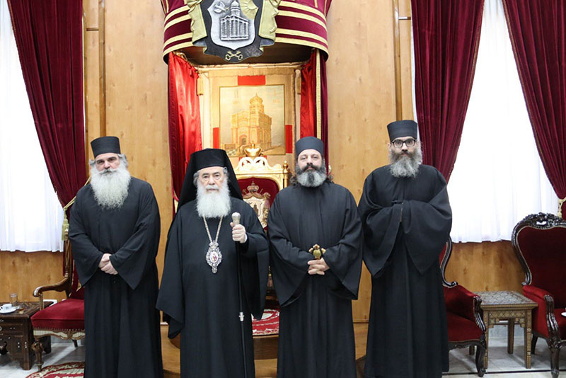 Постриг монаха и освящение ряс послушников в патриархате