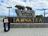 В рамках второго этапа принесения Казанской иконы Божией Матери в епархии Русской Православной Церкви святыня доставлена на Дальний Восток

