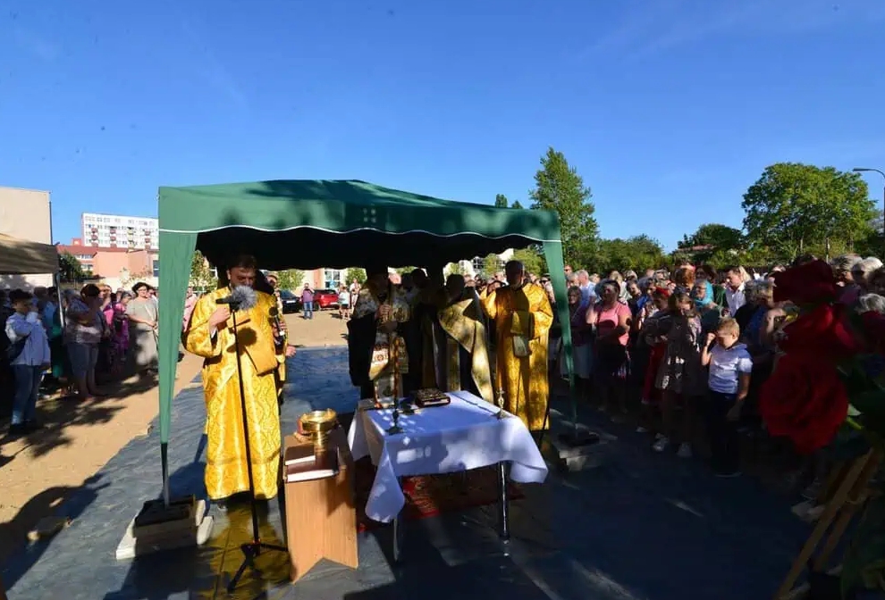 Белосток: освящение креста и площади для строительства православного храма