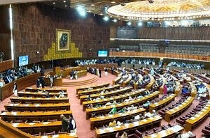 Парламент Пакистана одобрил законопроект, ограничивающий заключение браков с несовершеннолетними