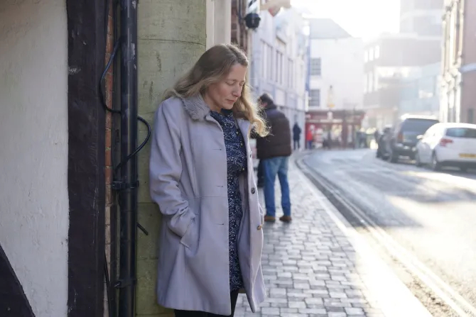 Закон о "буферной зоне", запрещающий протесты против абортов, вступает в силу в Англии и Уэльсе