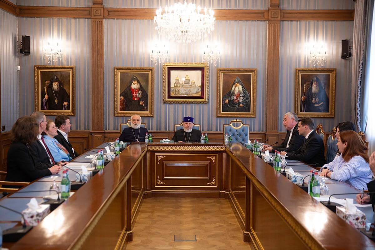 Католикос Всех Армян принял членов организации "Каритас Германии"