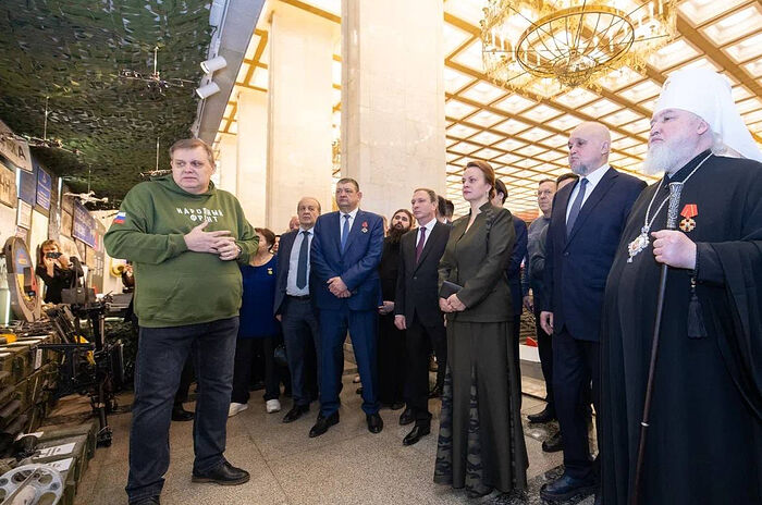 Председатель Синодального отдела по взаимодействию с Вооруженными силами посетил открытие выставки «Память сильнее времени»