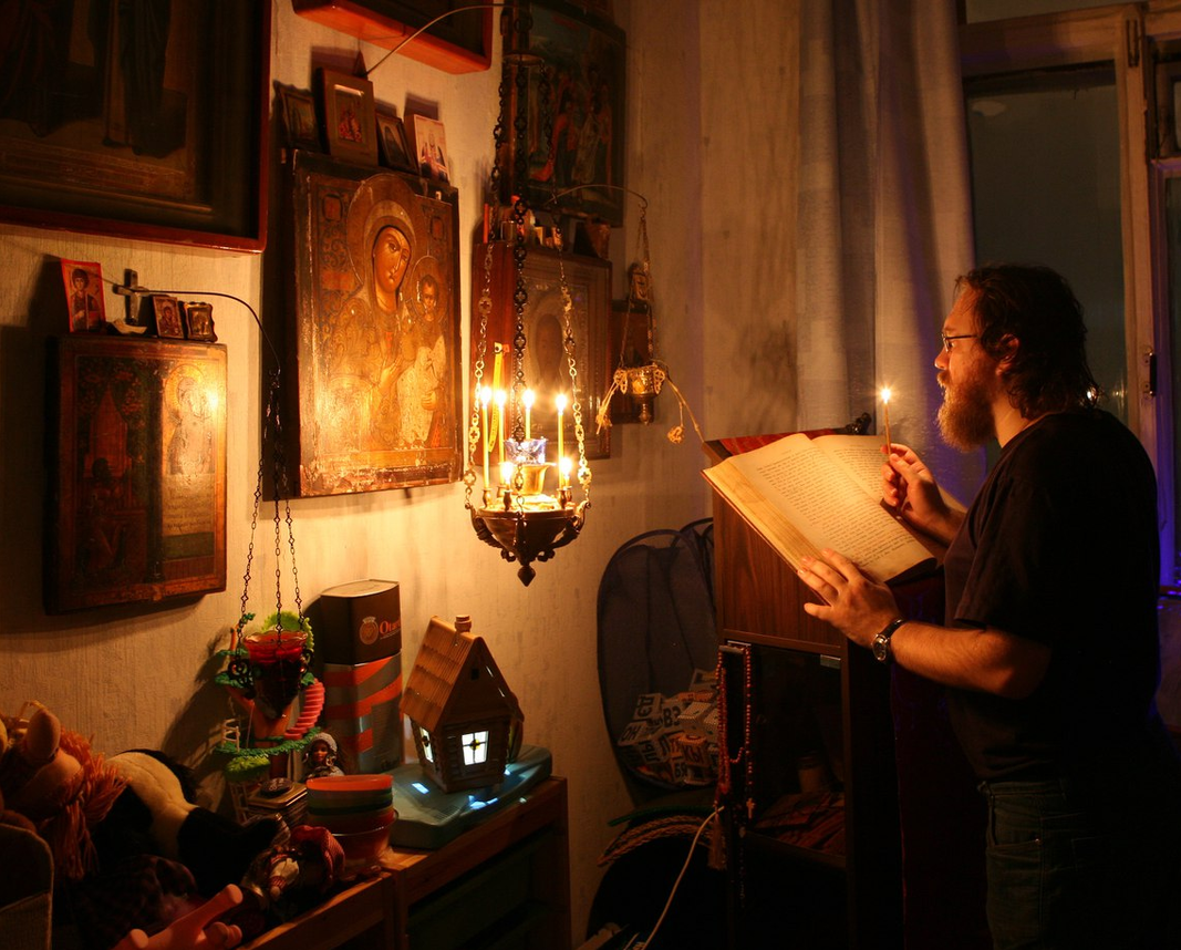 Молитва задержания: читать или нет?