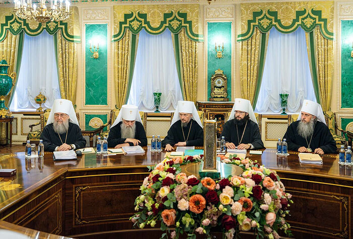 Священный Синод выразил благодарность всем причастным к гуманитарной деятельности на Донбассе и сопредельных территориях