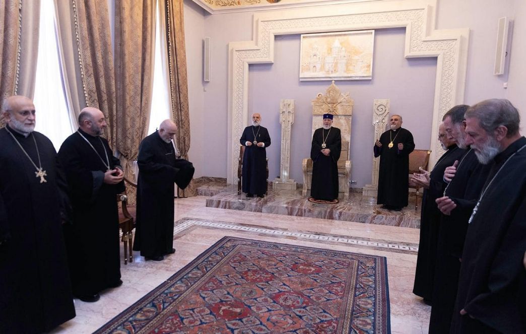Католикос Всех Армян принял священников, участвующих в курсах повышения квалификации