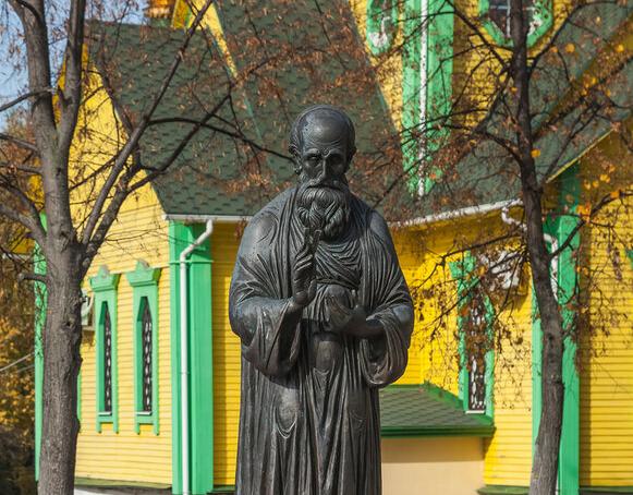 Памятник блаженному Андрею Симбирскому в Ульяновске