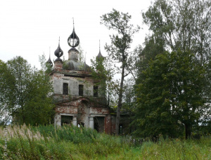 Церковь Воскресения Христова в Леушинской