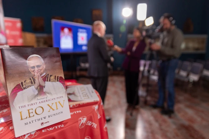 Биография Папы Льва XIV представлена в Риме; книгу можно приобрести в EWTN