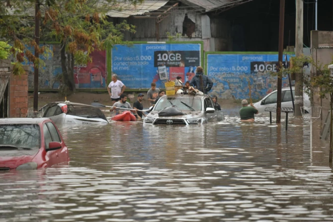 Папа Франциск, аргентинские епископы выражают солидарность с жертвами наводнения