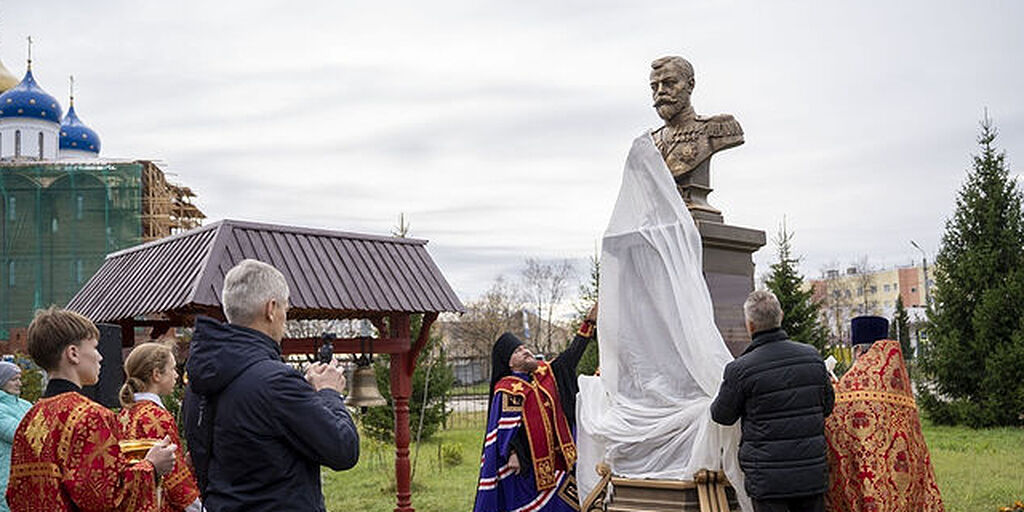 Памятник Николаю II открыли в Нарьян-Маре