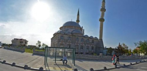 Mezquita Ibrahim Haqqy Hazretleri Hijret