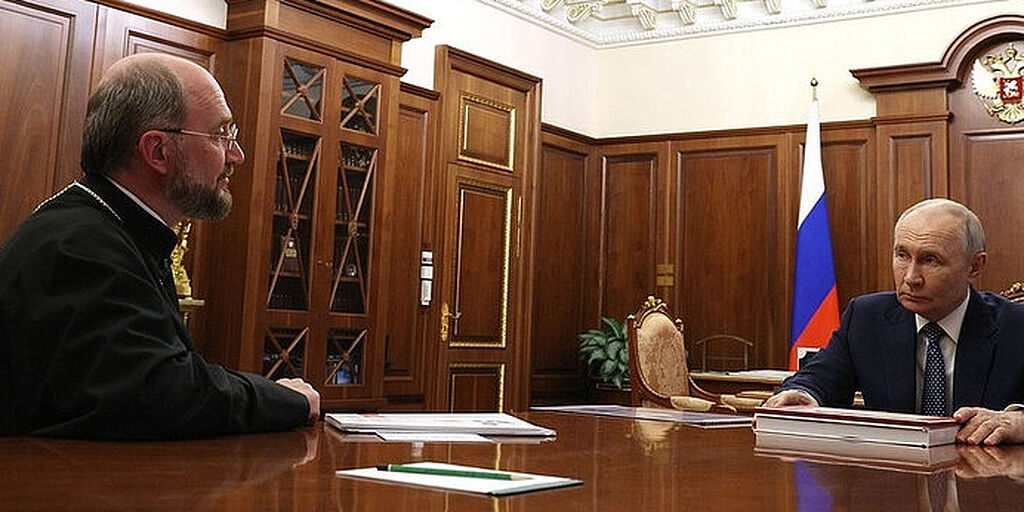 Президент России Владимир Путин встретился с руководителем фонда «Круг добра» протоиереем Александром Ткаченко