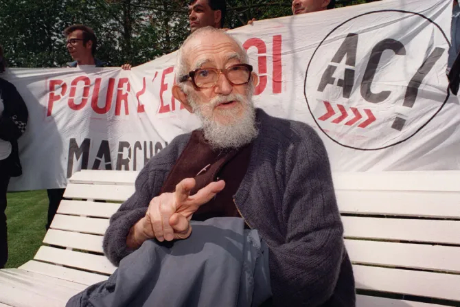 Французские епископы обнародовали досье на аббата Пьера на 58 лет раньше срока на фоне заявлений о сексуальном насилии