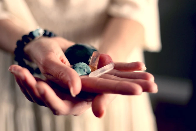 Исследование Pew показало, что астрология, таро и гадания пользуются популярностью: Как должны реагировать католики?