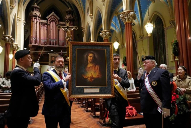 Рыцари Колумба запускают новую программу "Икона для паломников", посвященную Святому Сердцу Иисуса