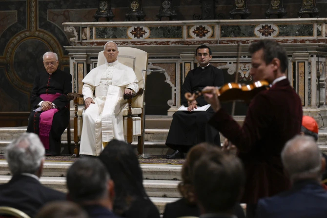 LIVE UPDATES: Папа Лев XIV чествует кардинала в Пекторе Юлиу Хоссу