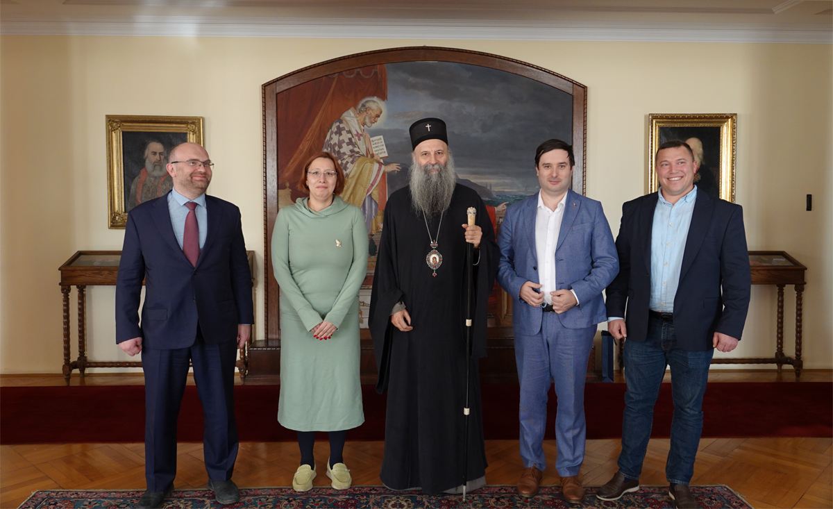 Патриарх Порфирий побеседовал с представителями церковных СМИ России