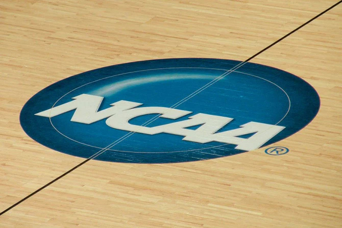 Техас подал в суд на NCAA за участие мужчин в женских видах спорта, утверждая, что это "обманчивая" практика