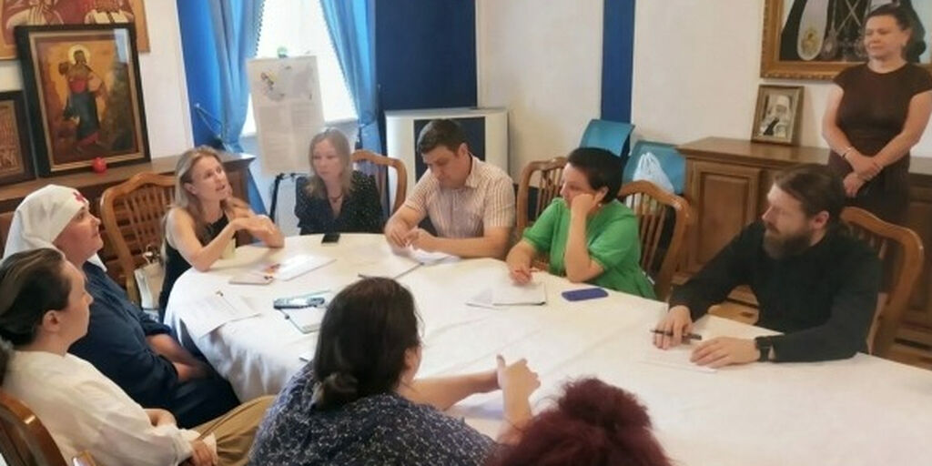Представители Патриаршей гуманитарной миссии провели встречу с руководством благотворительного фонда «Русский крест» и банка еды «Русь»