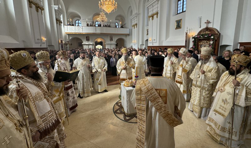 Патриарх Порфирий освятил отреставрированный собор Святого Димитрия в Далье