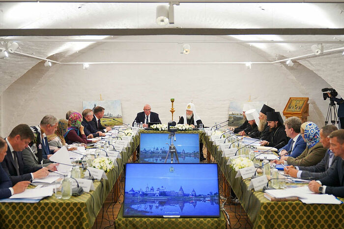 Предстоятель Русской Церкви возглавил совещание по вопросам сохранения и развития Соловецкого архипелага