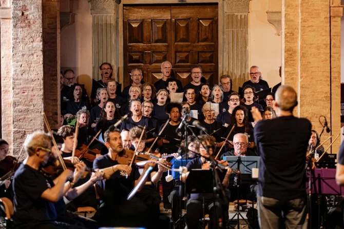 Папа Римский молится о выздоровлении заключенных во время госпитализации в Риме