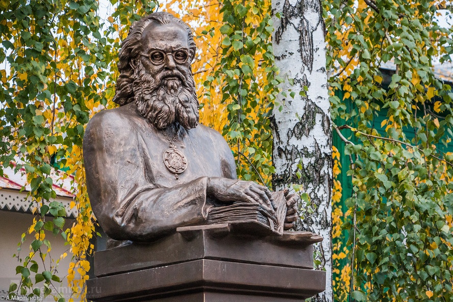 Памятник святителю Луке Крымскому в Тамбове