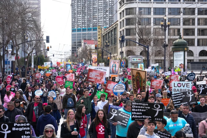 Тысячи людей собрались в Сан-Франциско на 21-й Марш за жизнь на Западном побережье